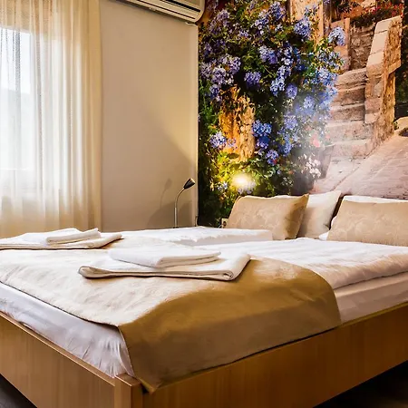 Lipa Bed and Breakfast Μόσταρ