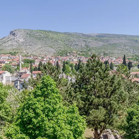 Lipa Μόσταρ