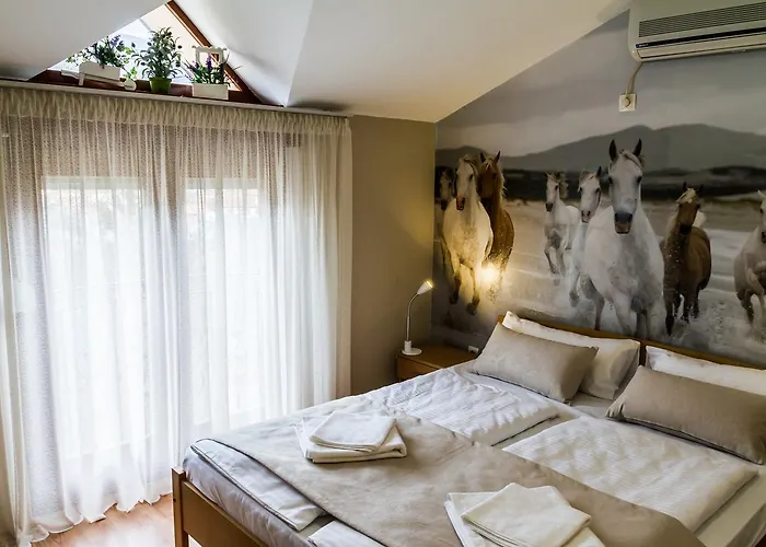 Lipa Bed & Breakfast 3*